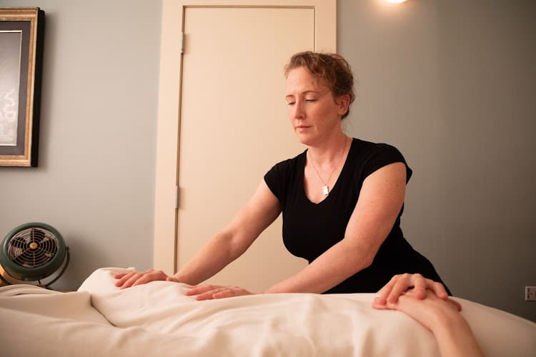 Earth + Sky Massage and Acupuncture - Fertility acupuncture clinic
